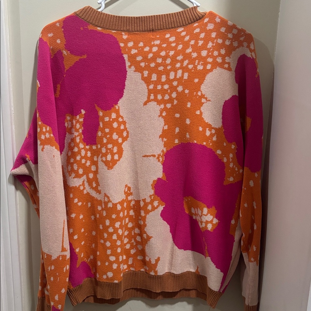 Size Medium Fate Bold Pattern Crew Neck Sweater - image 3